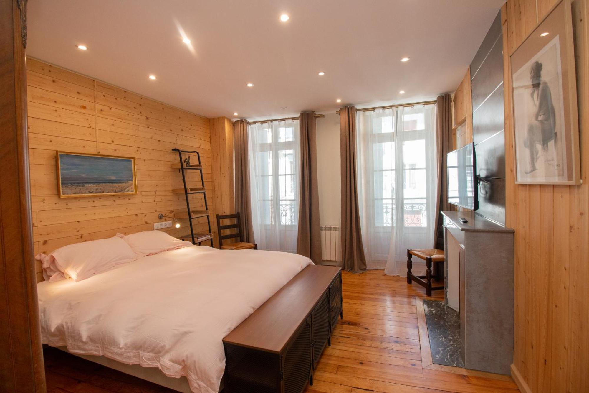 Готель Le 41 Avenue Foch Bagneres-de-Luchon Екстер'єр фото