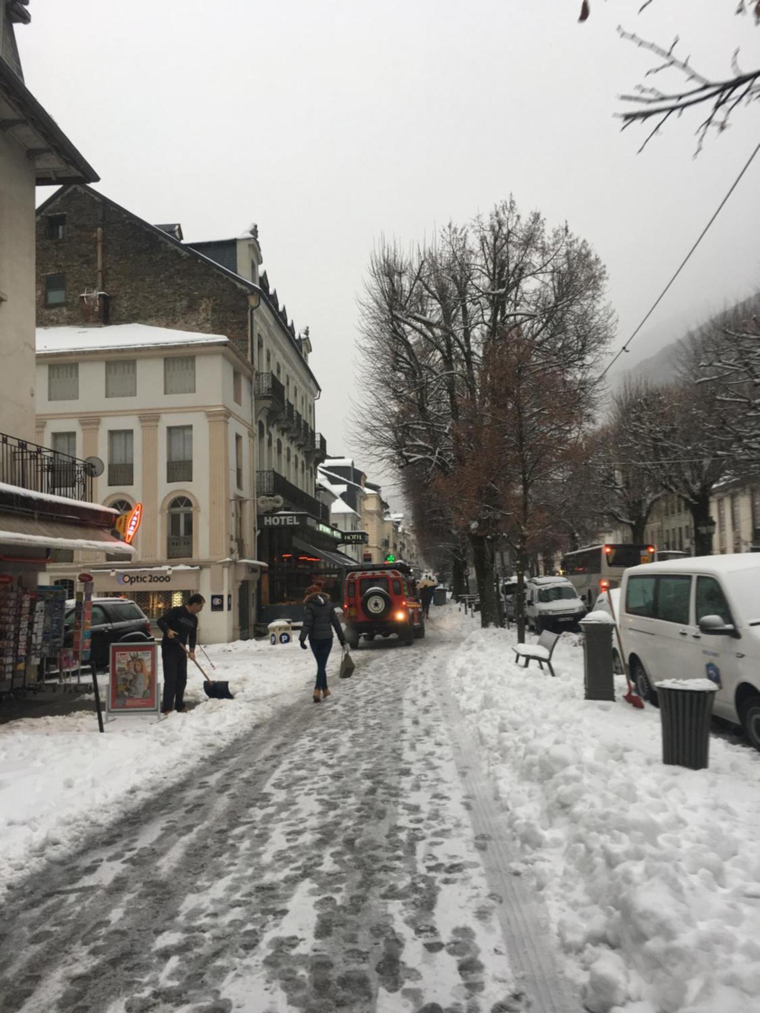 Готель Le 41 Avenue Foch Bagneres-de-Luchon Екстер'єр фото