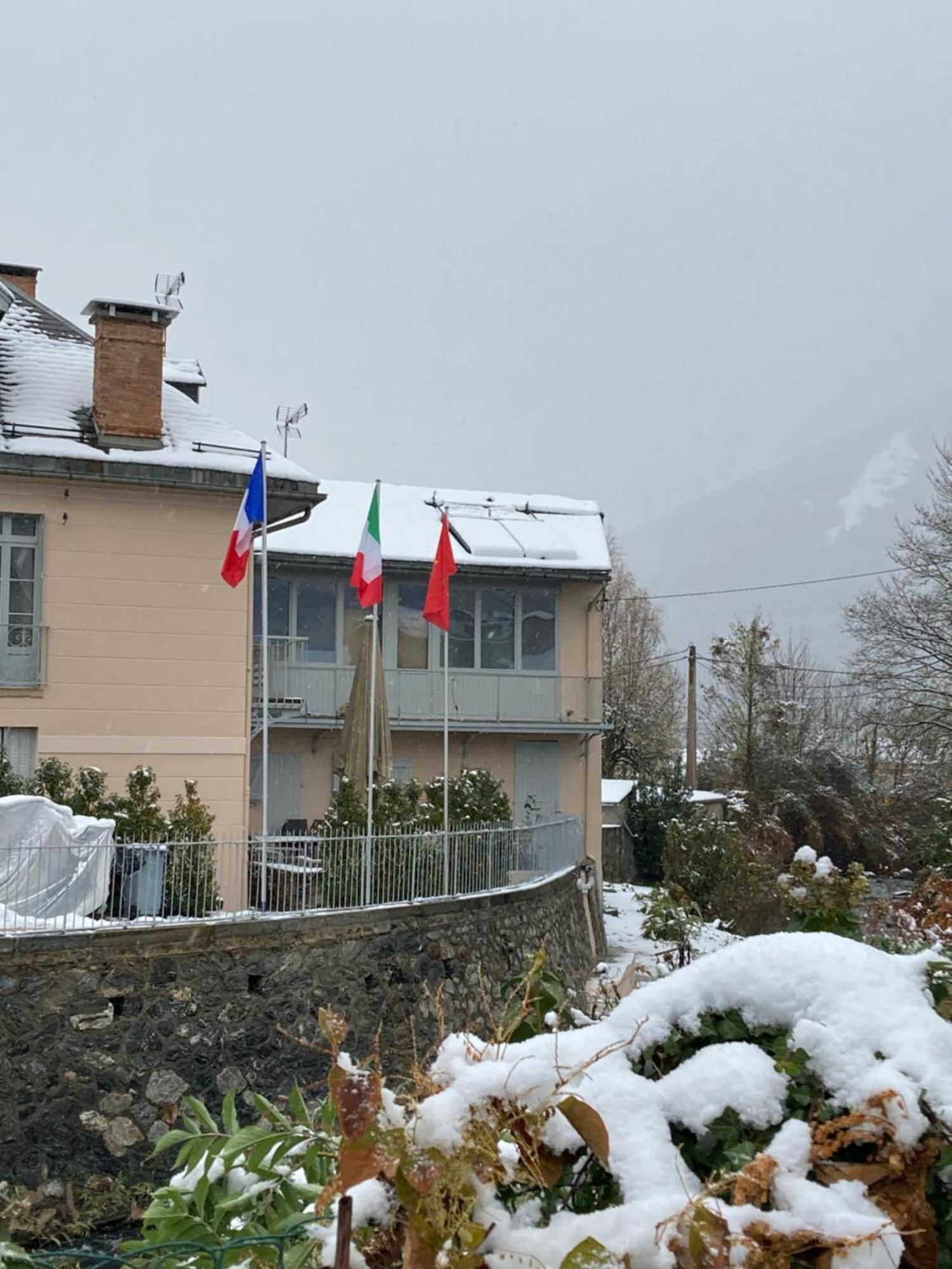 Готель Le 41 Avenue Foch Bagneres-de-Luchon Екстер'єр фото