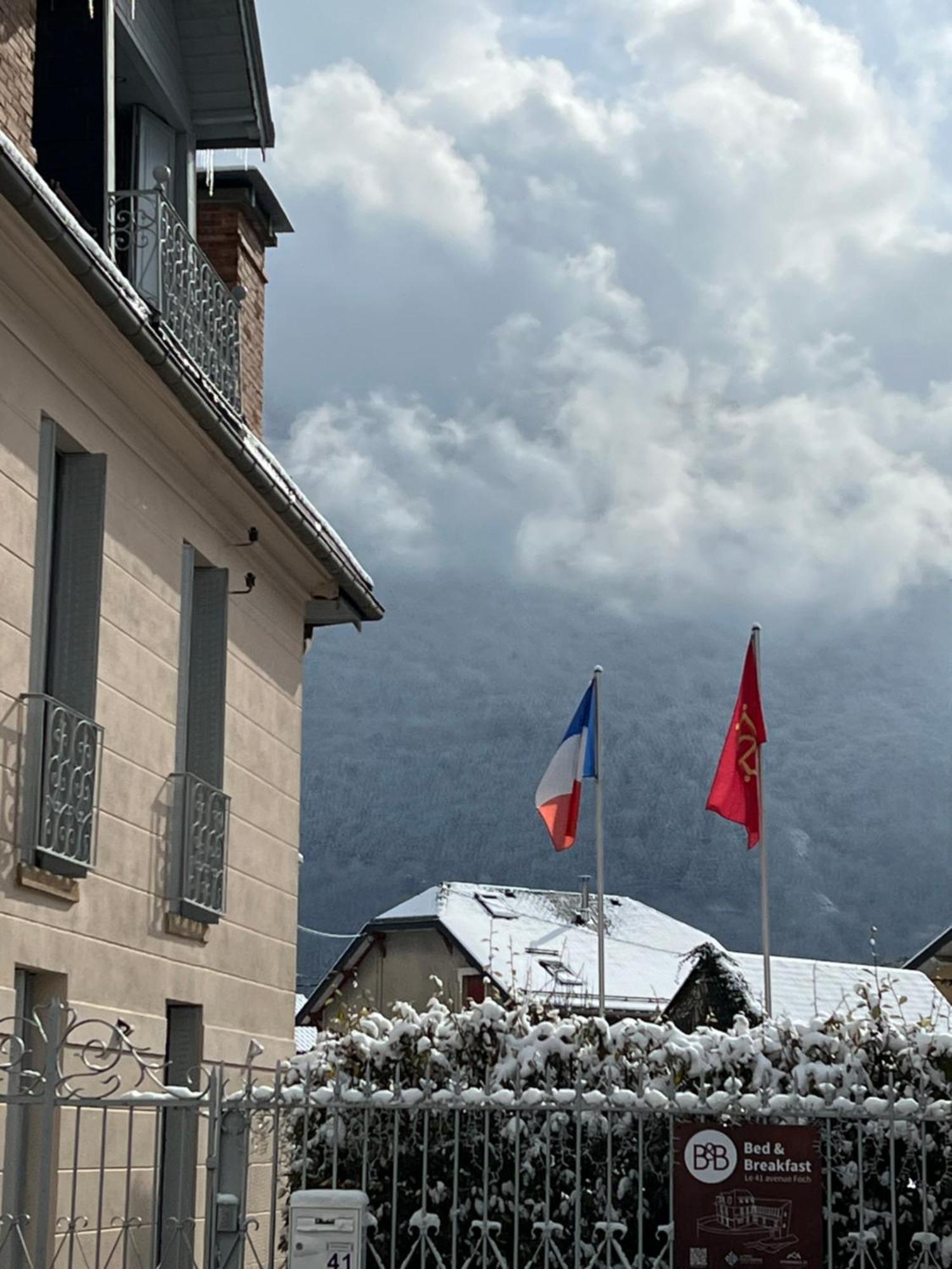 Готель Le 41 Avenue Foch Bagneres-de-Luchon Екстер'єр фото